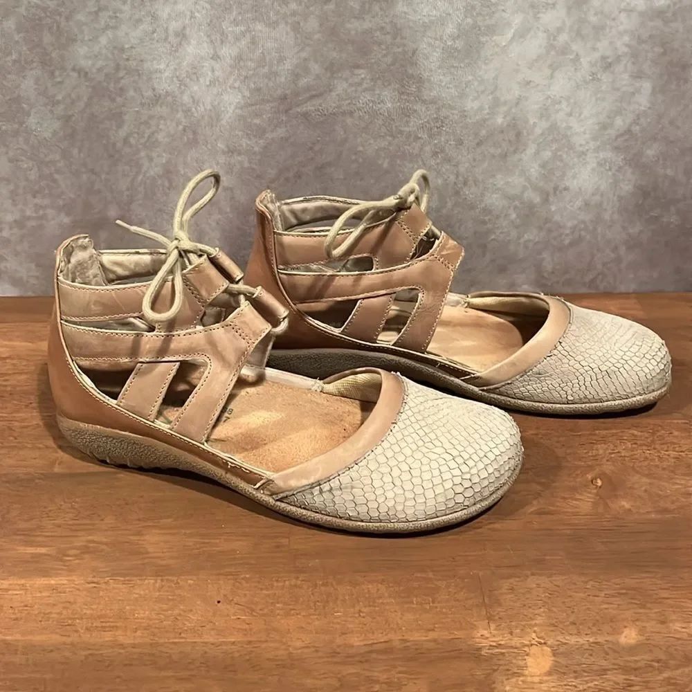 Naot Kata Beige Cream Lizard Leather/Khaki closed toe dandal size 7-7.5 - Picture 5 of 11